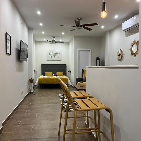Acogedor Apartamento En La Buhaira Севилья Экстерьер фото